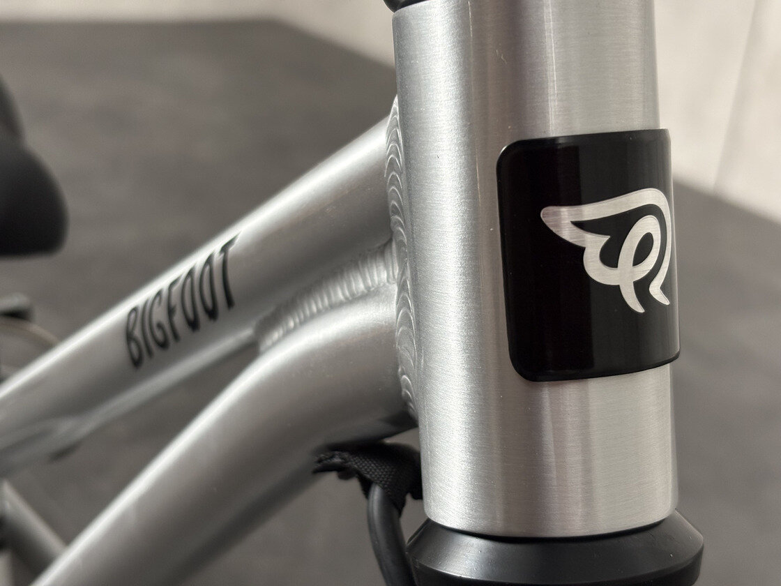 Rowerek biegowy Early Rider Big Foot 12"   Brushed Aluminium