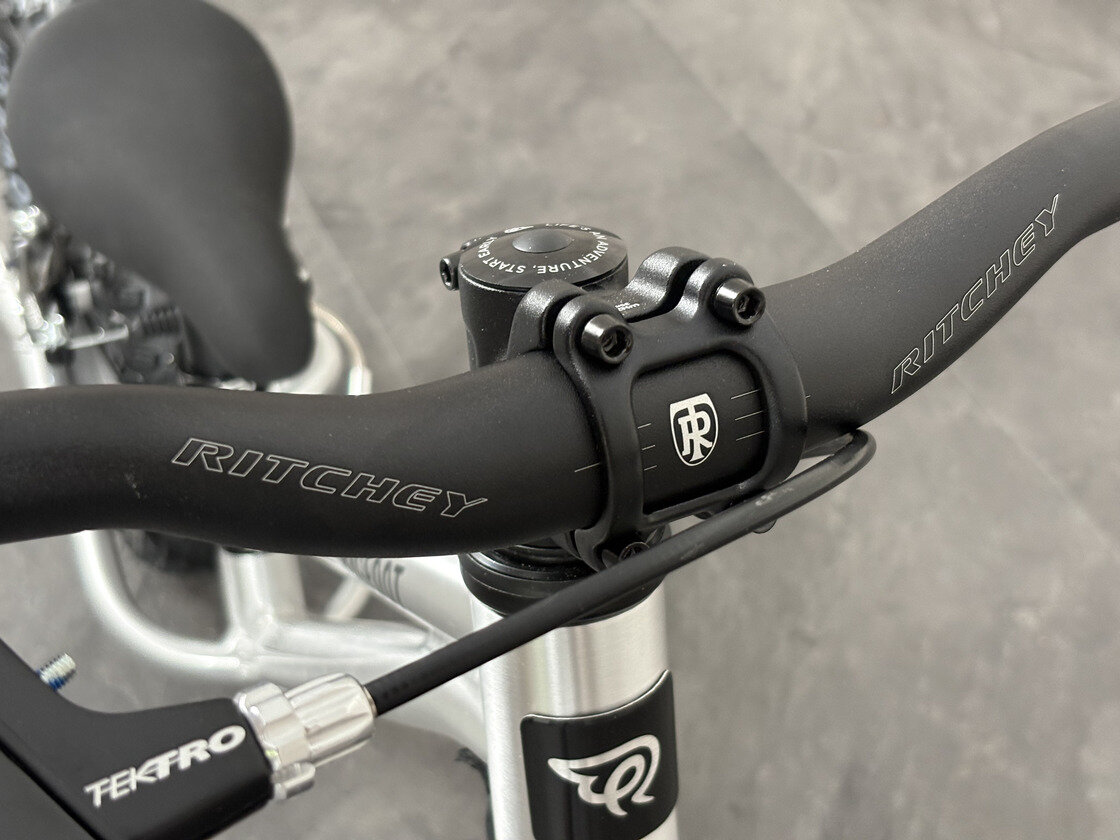 Rowerek biegowy Early Rider Big Foot 12"   Brushed Aluminium