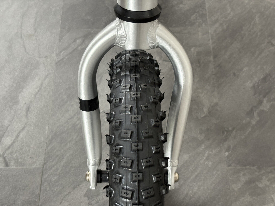 Rowerek biegowy Early Rider Big Foot 12"   Brushed Aluminium