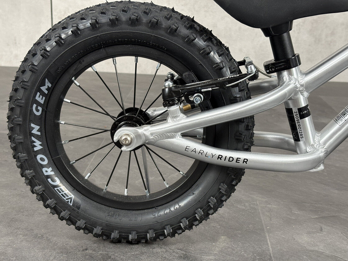 Rowerek biegowy Early Rider Big Foot 12"   Brushed Aluminium