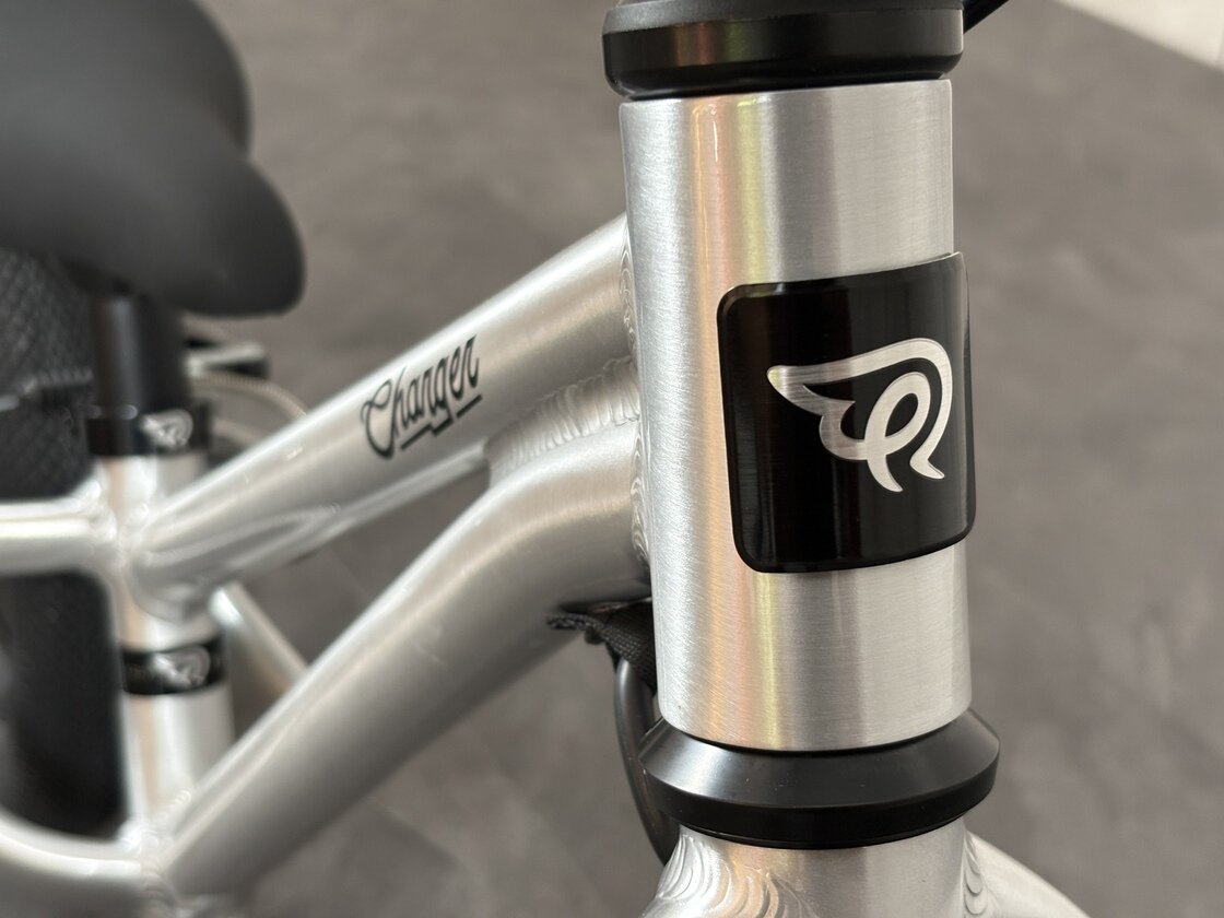 Rowerek biegowy Early Rider Charger 12"  Brushed Aluminium