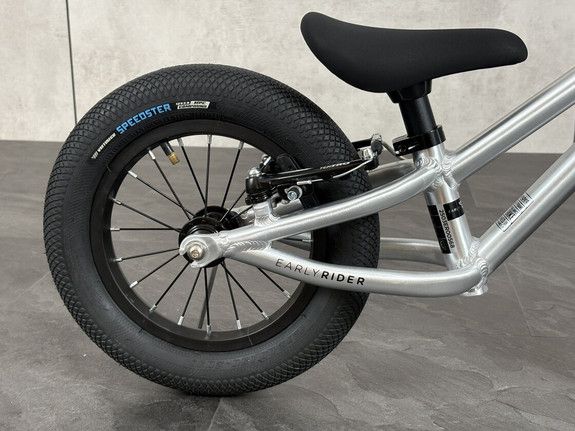 Rowerek biegowy Early Rider Charger 12"  Brushed Aluminium