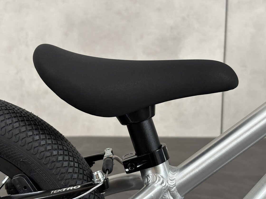 Rowerek biegowy Early Rider Charger 12"  Brushed Aluminium