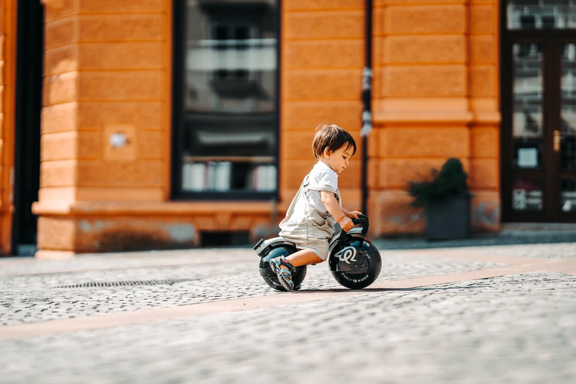 Rowerek biegowy Early Rider Super Velio srebrny 