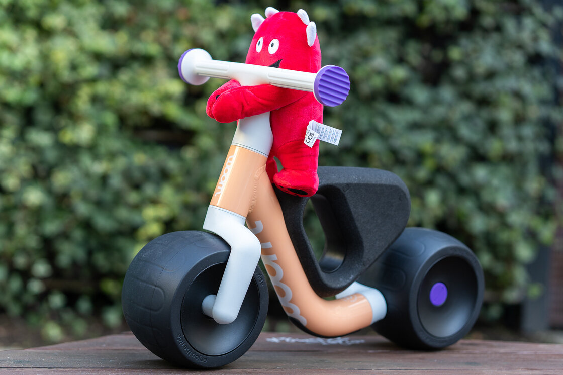 Rowerek biegowy woom WOW "Zabawka Roku 2025" Pop peach