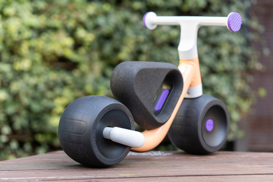 Rowerek biegowy woom WOW "Zabawka Roku 2025" Pop peach