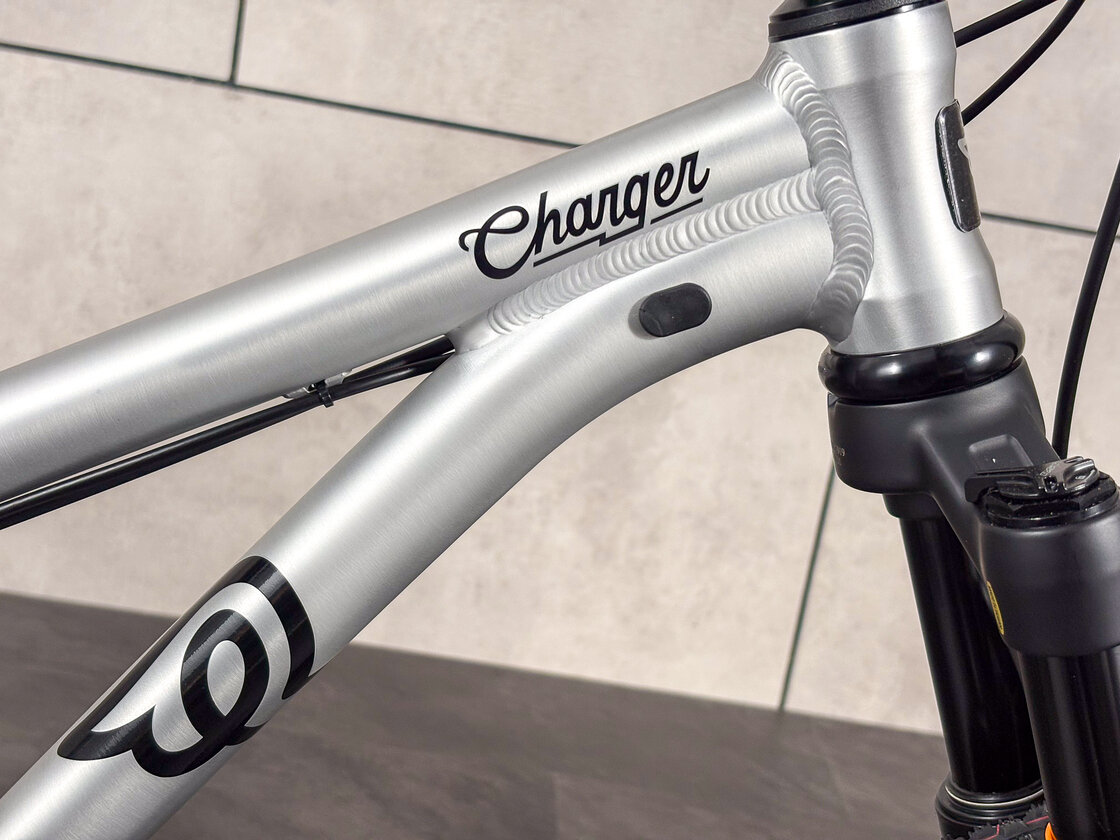 Rowerek dziecięcy z amortyzatorem Early Rider Charger 20"  Brushed Aluminium