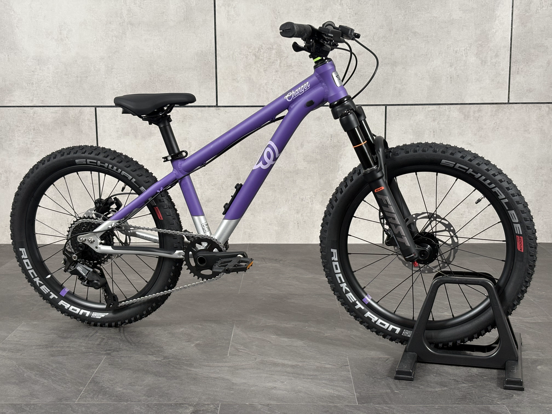 Rowerek dziecięcy z amortyzatorem Early Rider Charger 20"  Electric Purple