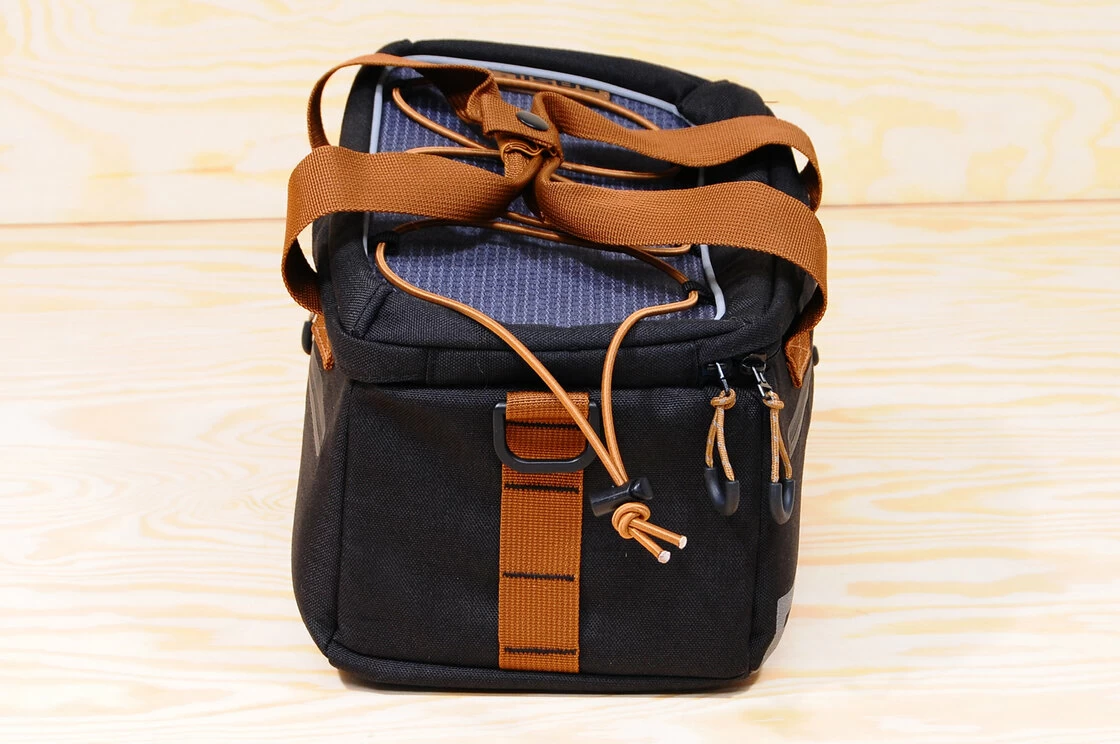 Sakwa na tylny bagażnik rowerowy Basil Miles Trunkbag Black