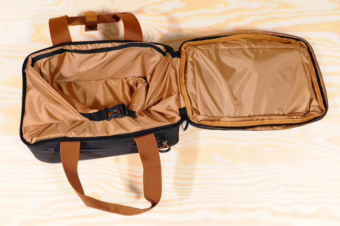 Sakwa na tylny bagażnik rowerowy Basil Miles Trunkbag MIK