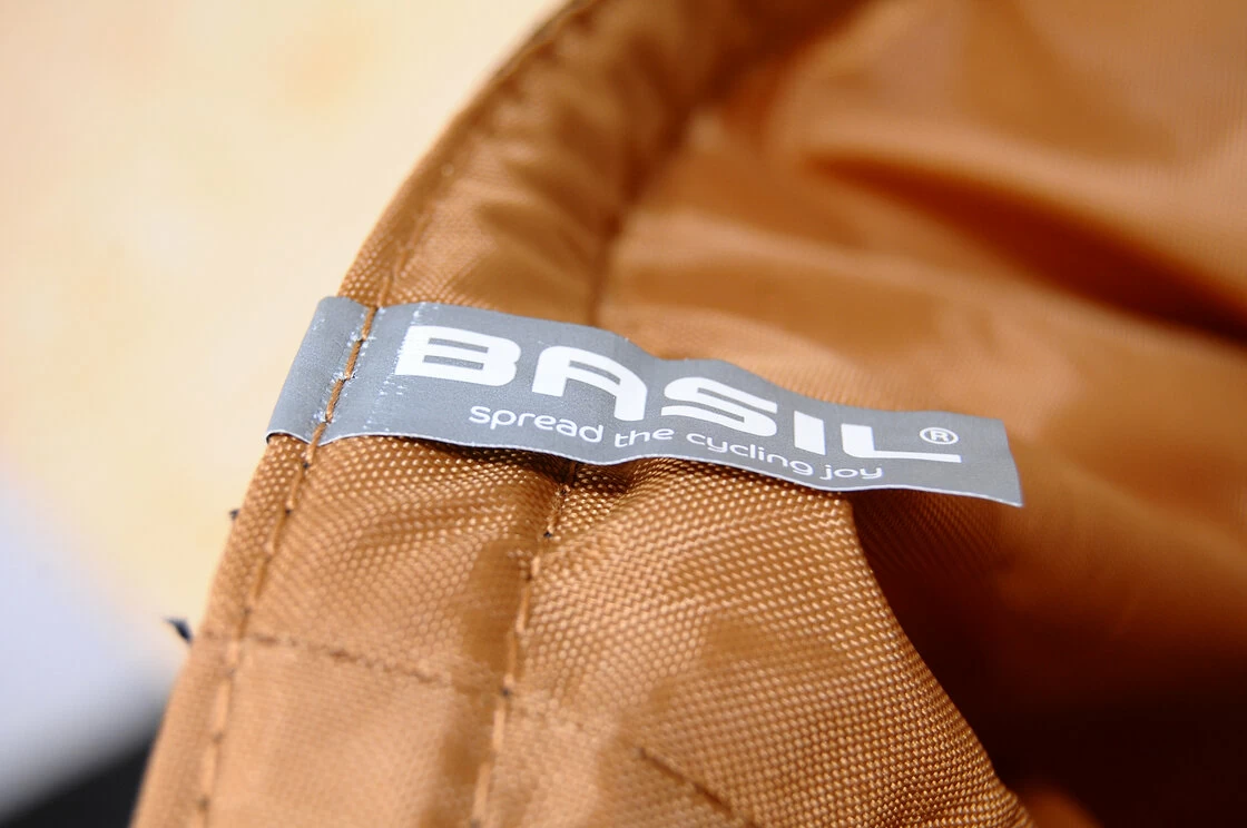 Sakwa na tylny bagażnik rowerowy Basil Miles Trunkbag MIK