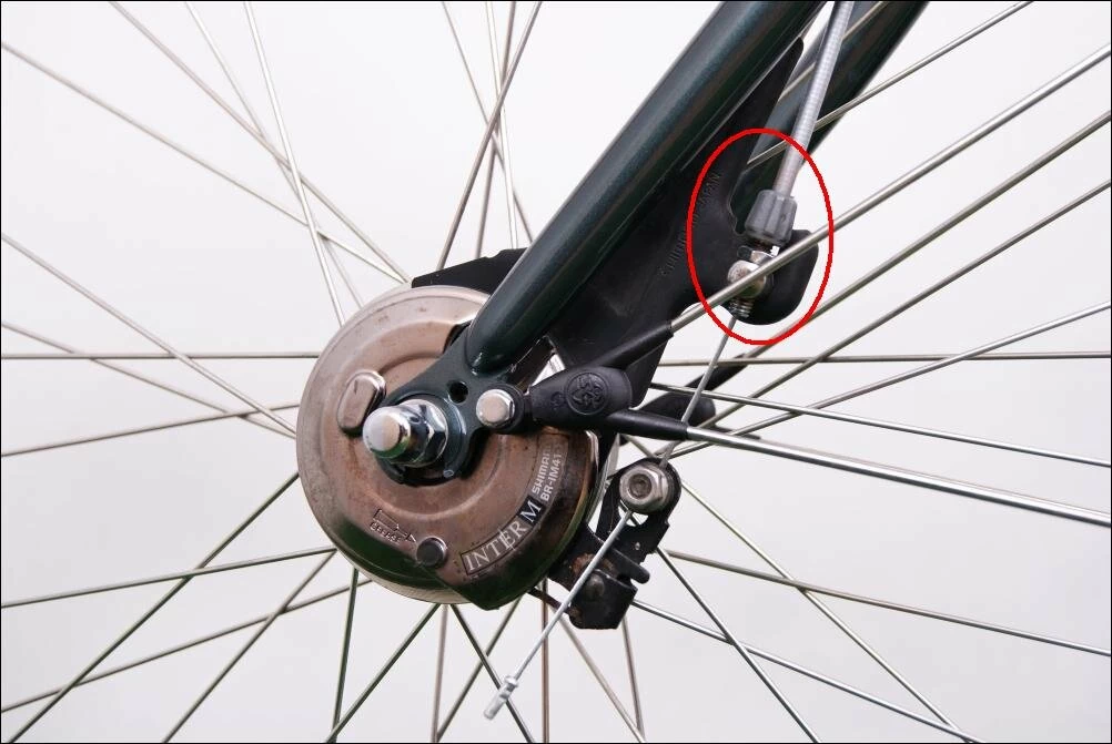 Śruba naciągu linki hamulca rolkowego Shimano