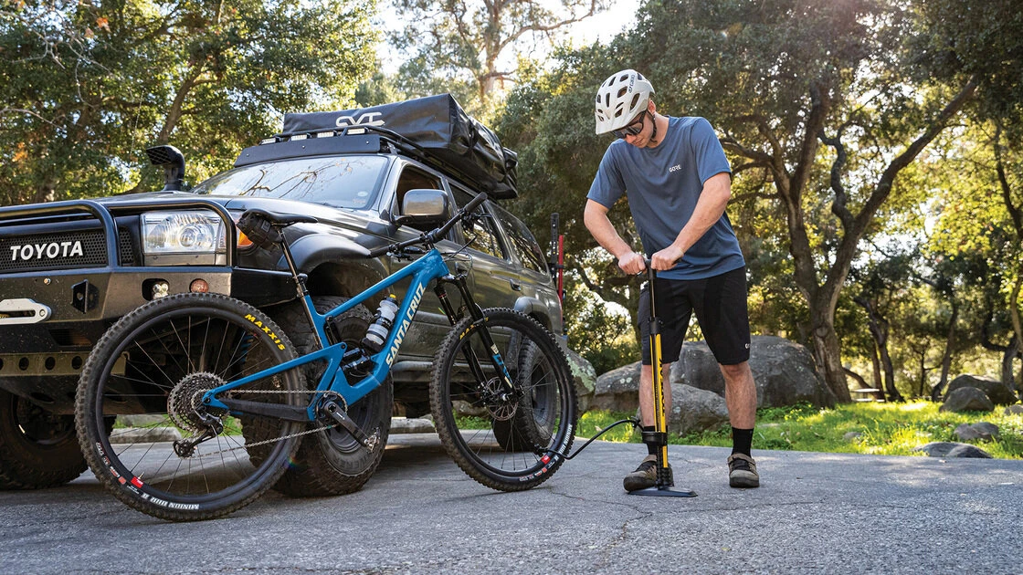 Stacjonarna pompka rowerowa Topeak JoeBlow Sport 2Stage