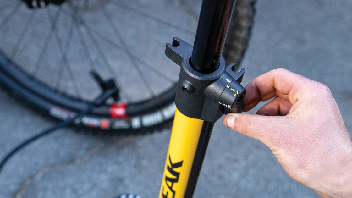 Stacjonarna pompka rowerowa Topeak JoeBlow Sport 2Stage