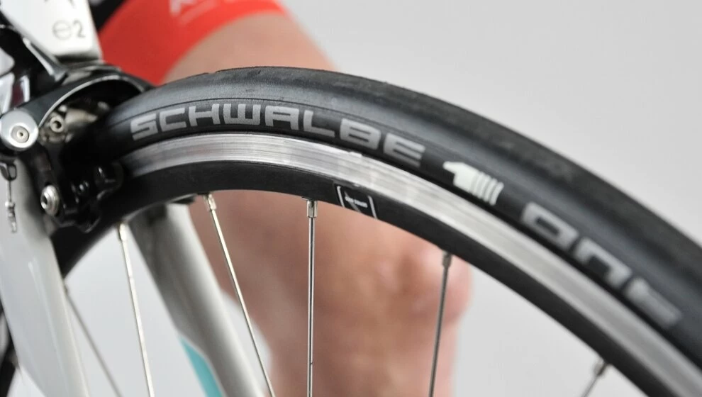 Szytka Schwalbe SCHWALBE ONE 700x22C RaceGuard, OneStar