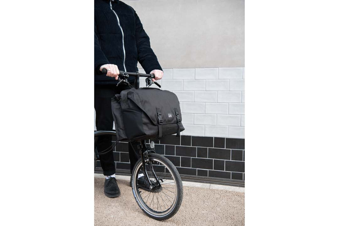 Torba rowerowa Brompton Metro Messenger L - czarna