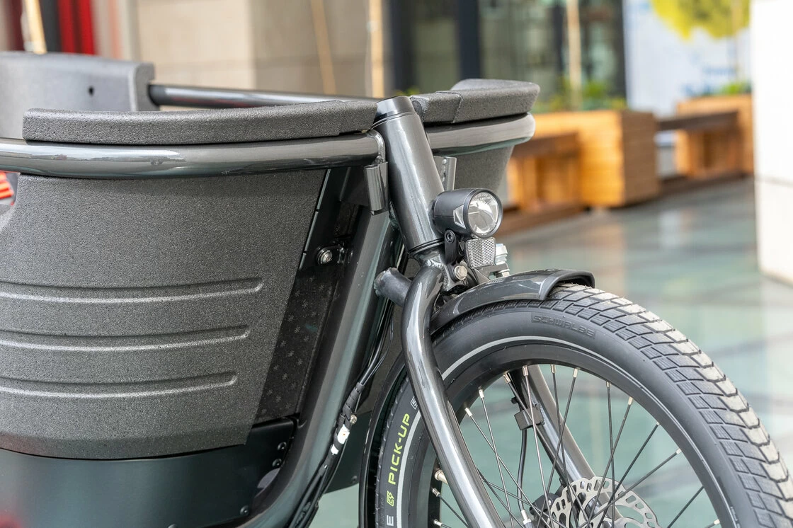 Transportowy rower elektryczny Batavus Fier 2