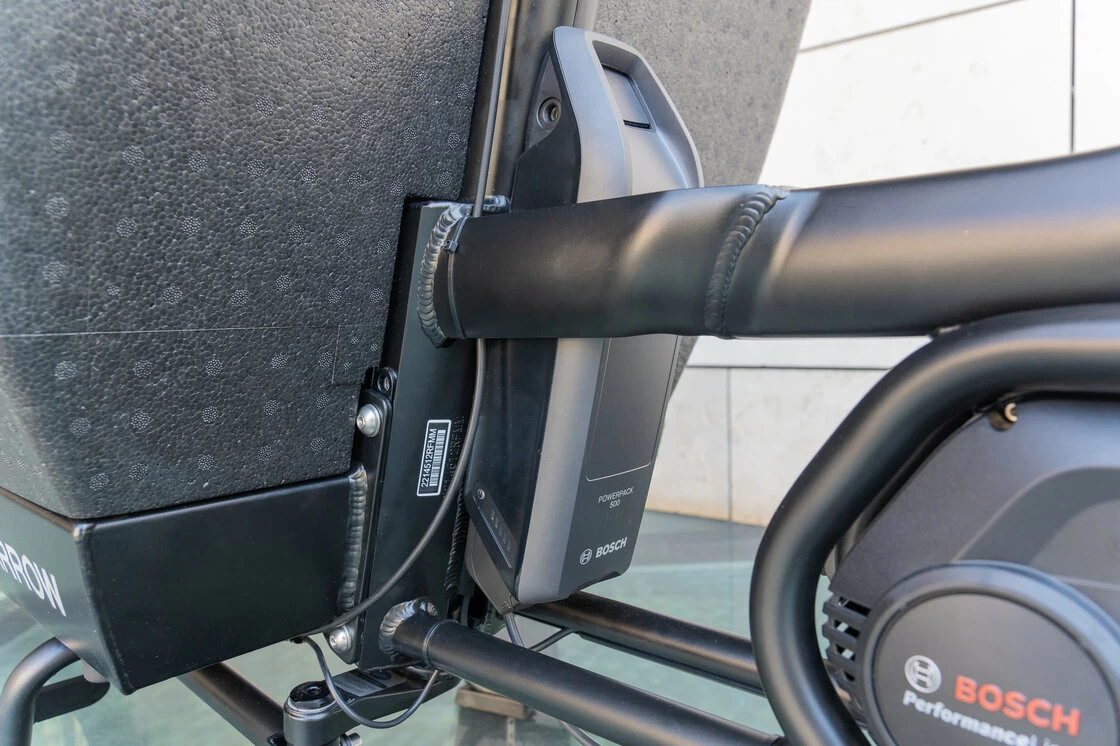 Transportowy rower elektryczny na pasku Urban Arrow Family Performance Plus 545Wh Czarny