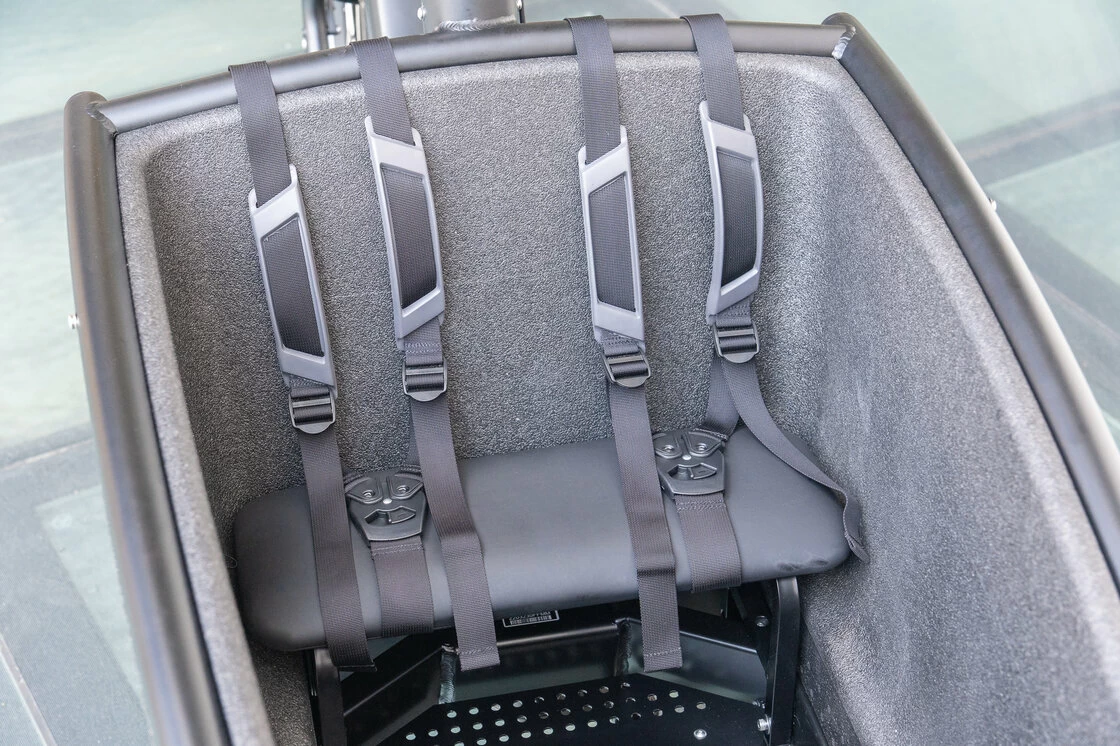 Transportowy rower elektryczny na pasku Urban Arrow Family Performance Plus AutomatiQ 545Wh Czarny