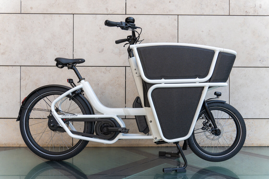 Transportowy rower elektryczny Urban Arrow Short Performance Line Biały