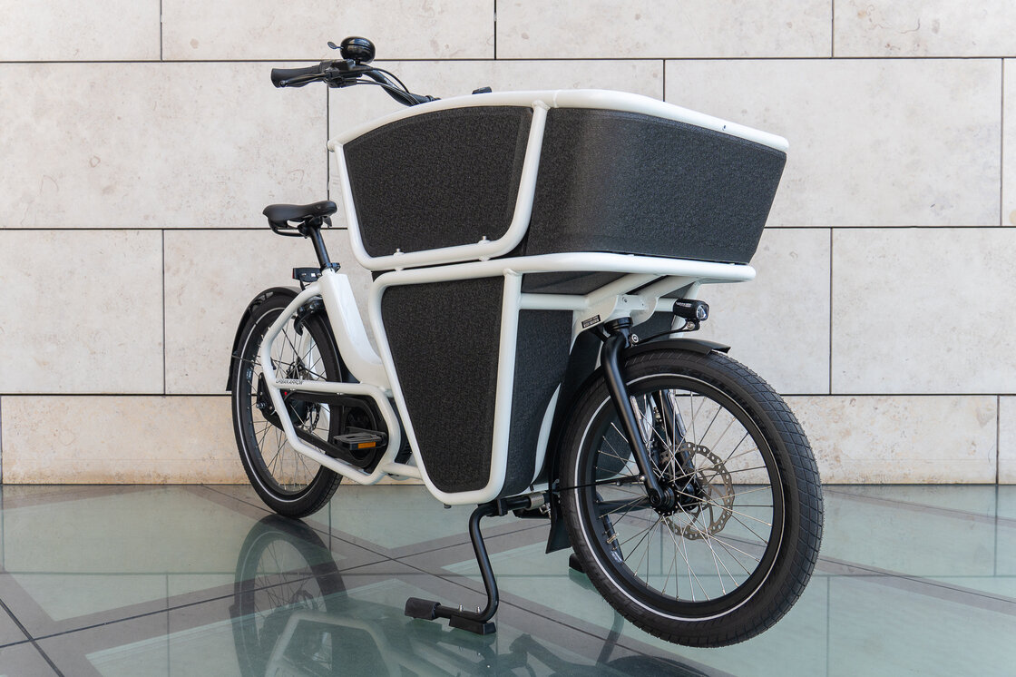 Transportowy rower elektryczny Urban Arrow Short Performance Line Biały