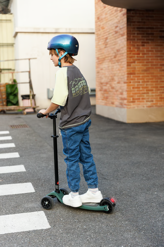 Trójkołowa hulajnoga dla dorosłych i młodzieży Micro Kickboard Reloaded Olive Sage