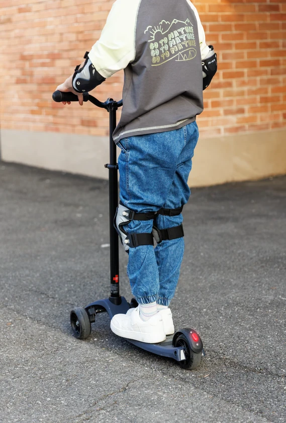 Trójkołowa hulajnoga dla dorosłych i młodzieży Micro Kickboard Reloaded Plum