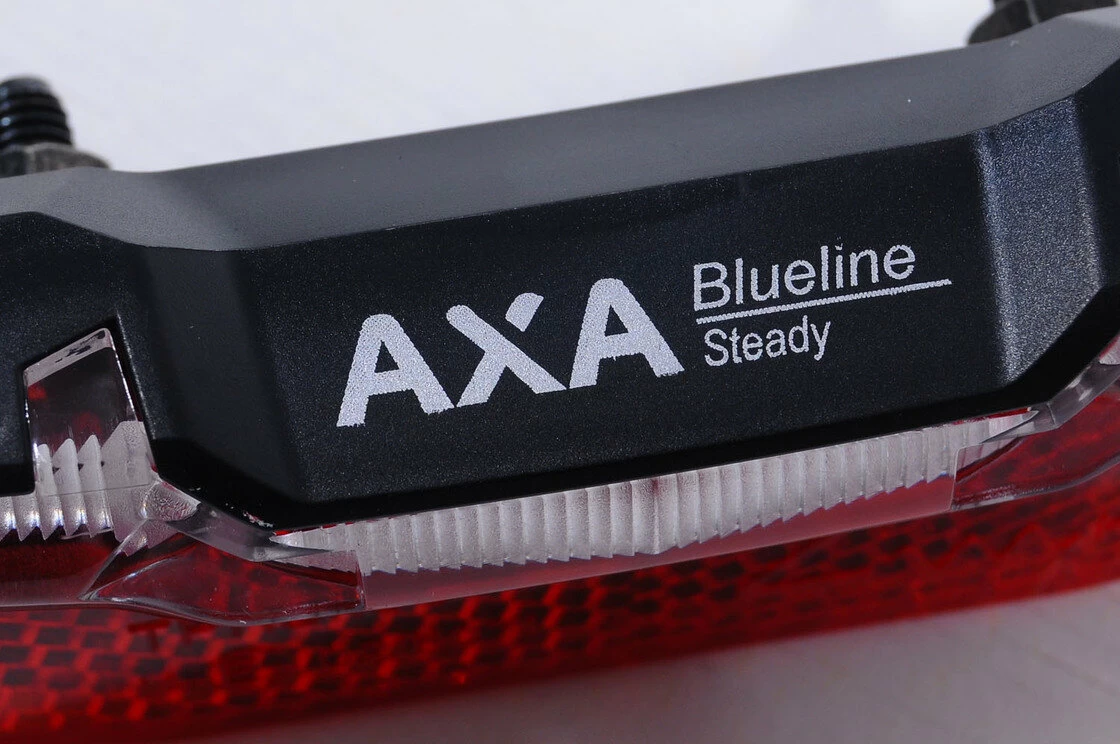 Tylna lampka AXA BlueLine Steady 80 mm