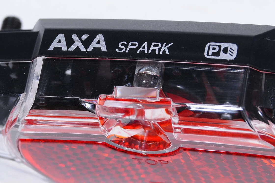 Tylna lampka AXA Spark Steady