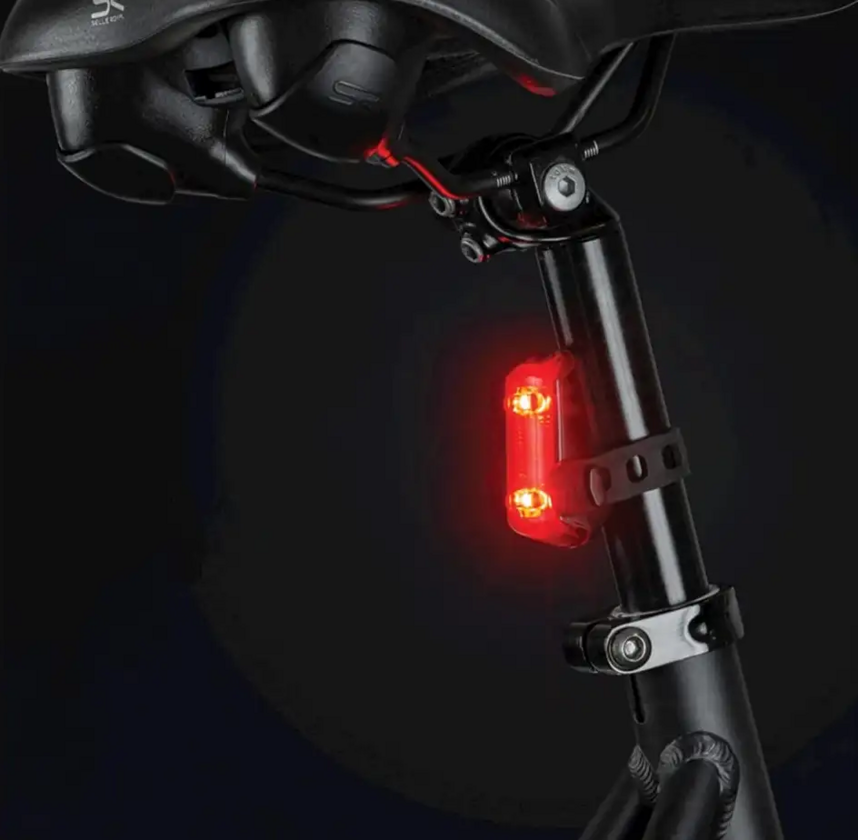 Tylna lampka rowerowa Axa Dwn Basic USB