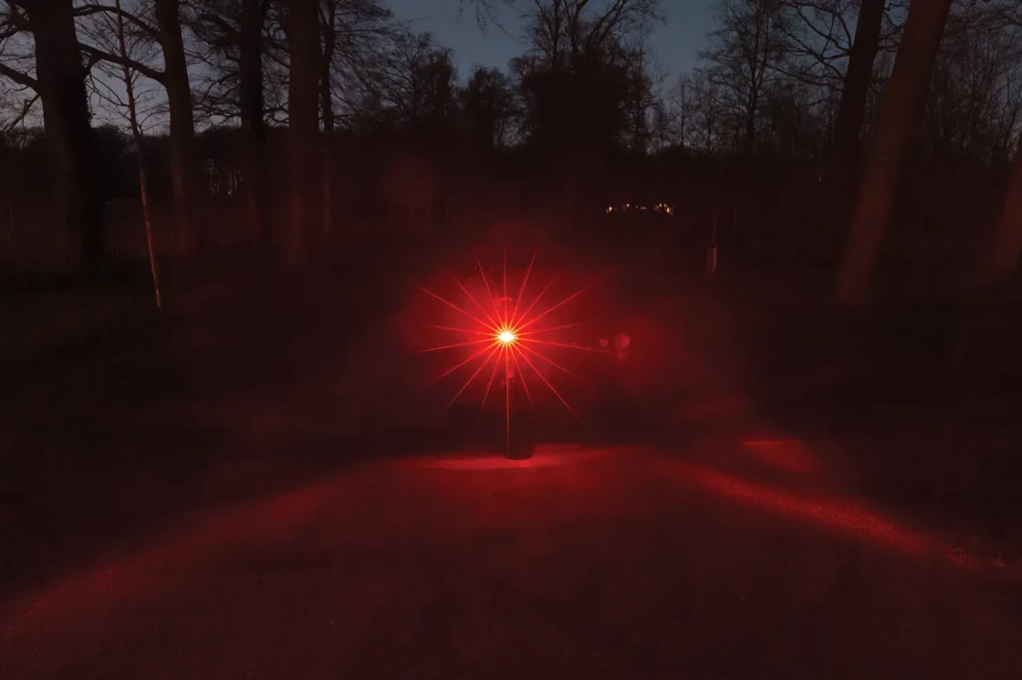 Tylna lampka rowerowa AXA Juno Auto Off