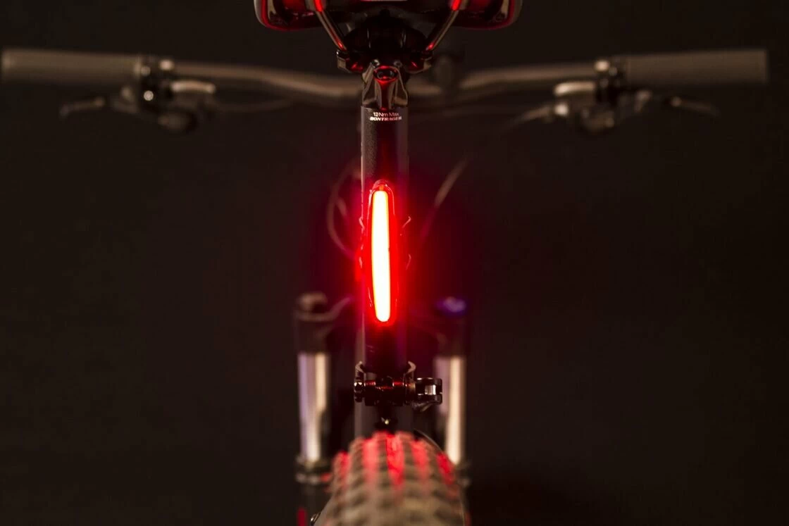 Tylna lampka rowerowa Spanninga Arco USB
