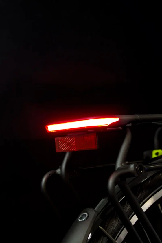 Tylna lampka rowerowa Spanninga Glow XDS na dynamo