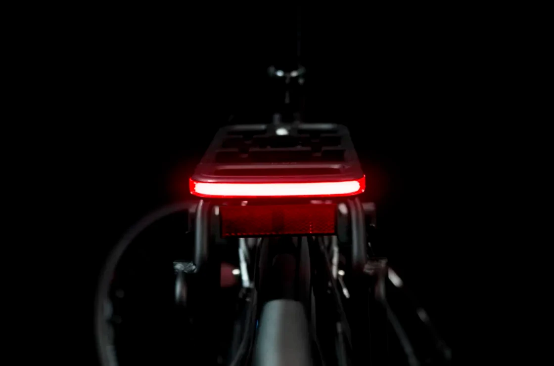Tylna lampka rowerowa Spanninga Glow XDS na dynamo