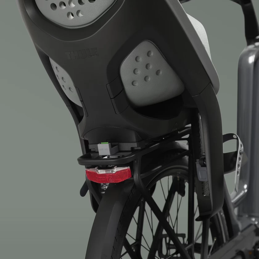 Tylny fotelik rowerowy Thule Yepp 2 MIK HD na bagażnik Czarny