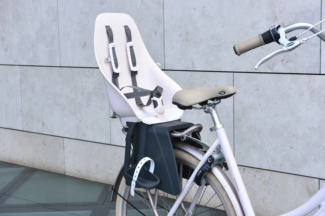 Tylny fotelik rowerowy Urban Iki Różowy / biały