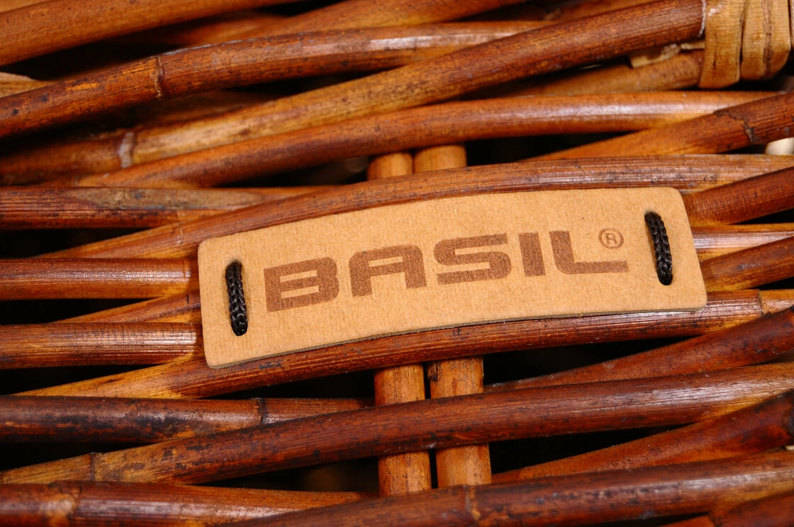 Wiklinowy koszyk rowerowy Basil Denton brązowy