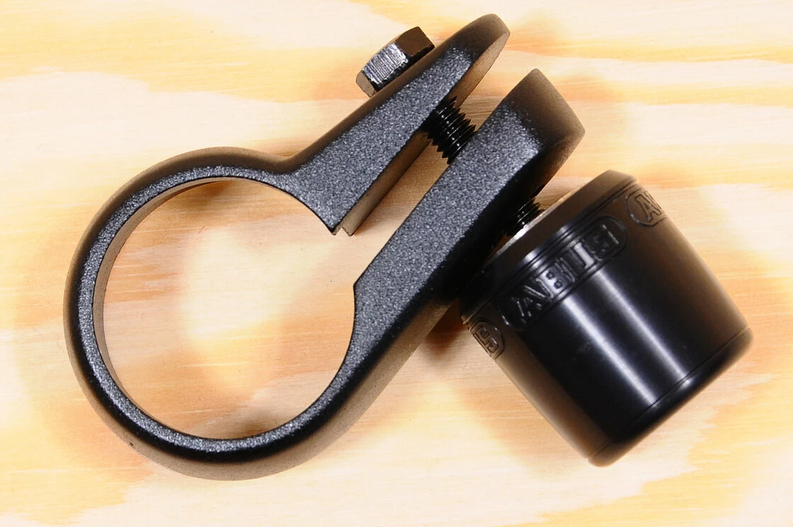 Zacisk sztycy podsiodłowej Abus NutFix 28,6mm czarny