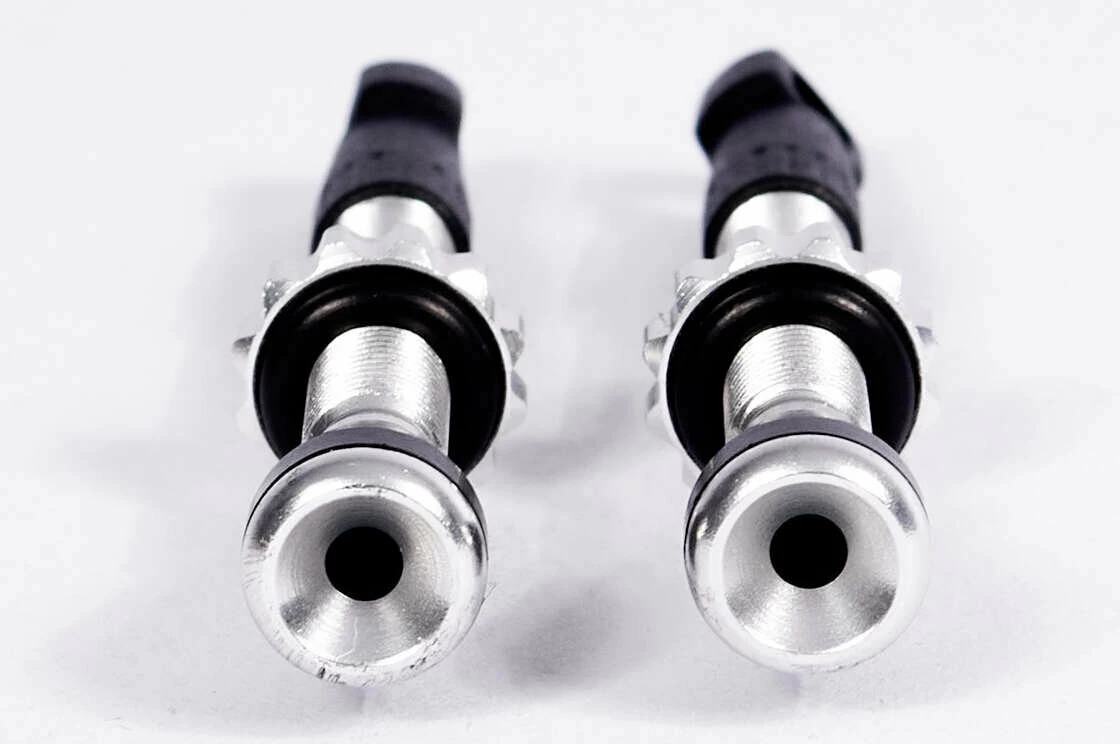 Zawór SV, bezdętkowy XLC PU-X17 Presta SV 45 mm