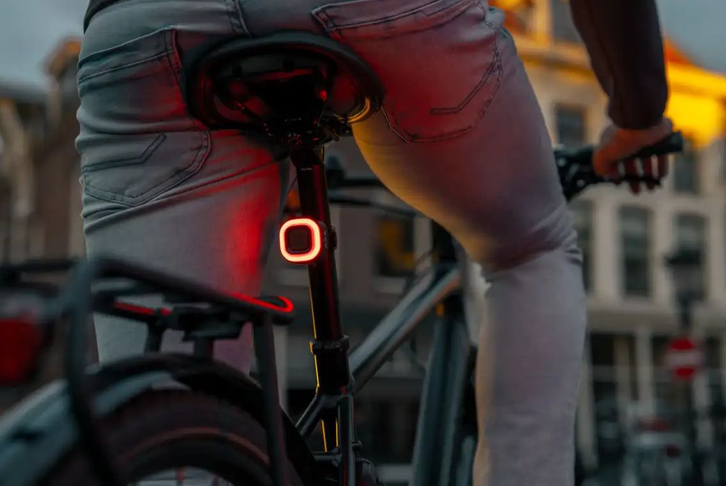 Zestaw lampek rowerowych AXA On USB Set