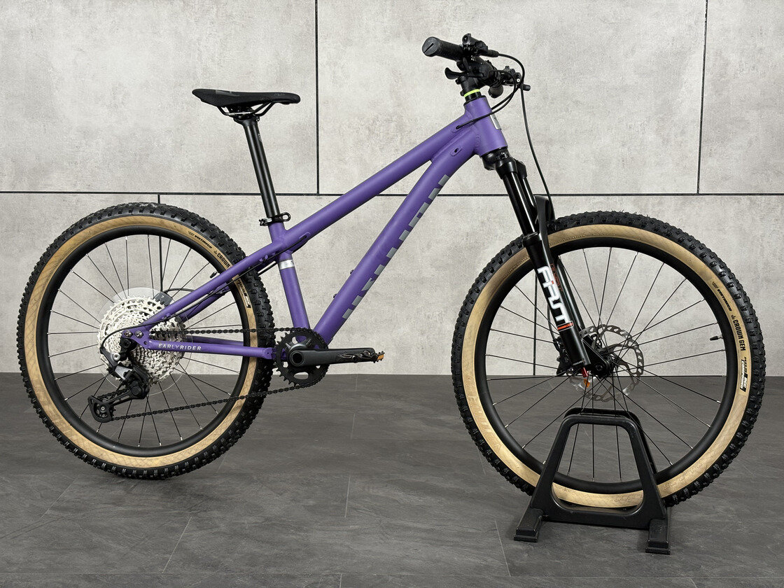 Zjazdowy rowerek dla dzieci Early Rider Hellion 24 fioletowy