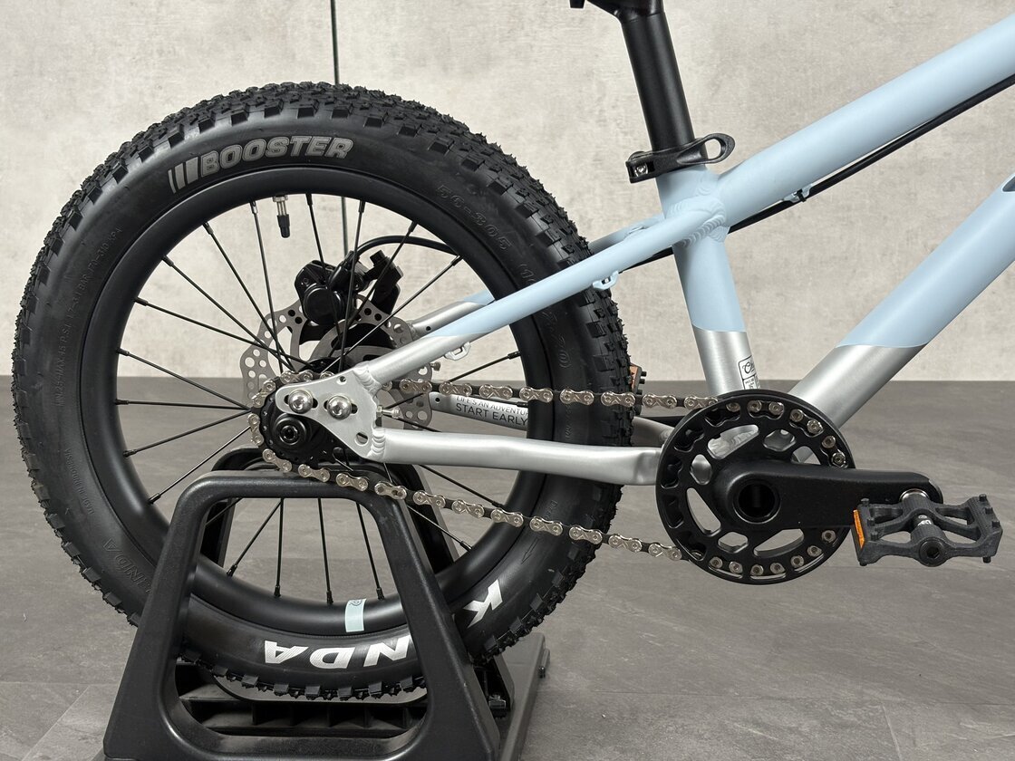 Zjazdowy rowerek z amortyzatorem Early Rider Charger 16"  Arctic Blue