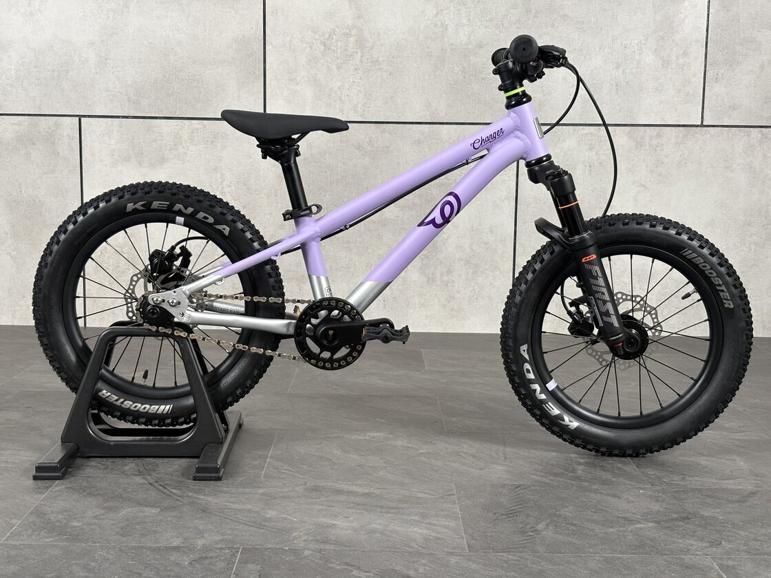 Zjazdowy rowerek z amortyzatorem Early Rider Charger 16"  Violet Haze