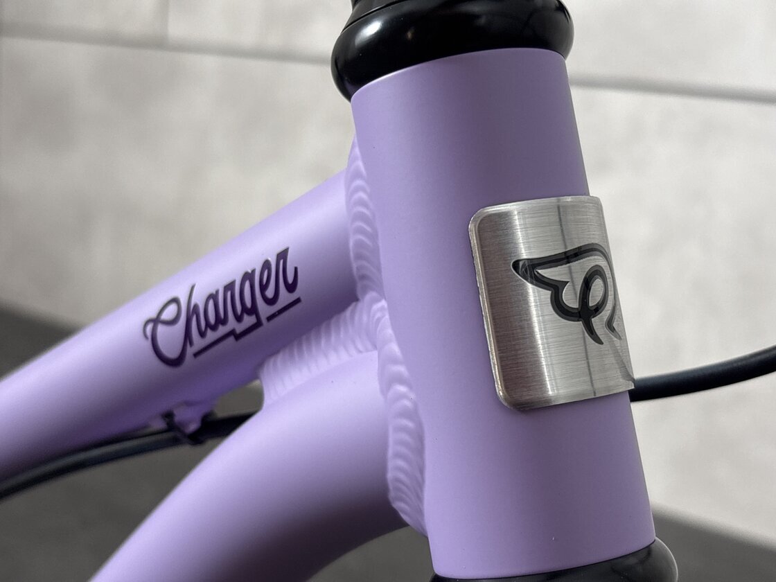 Zjazdowy rowerek z amortyzatorem Early Rider Charger 16"  Violet Haze